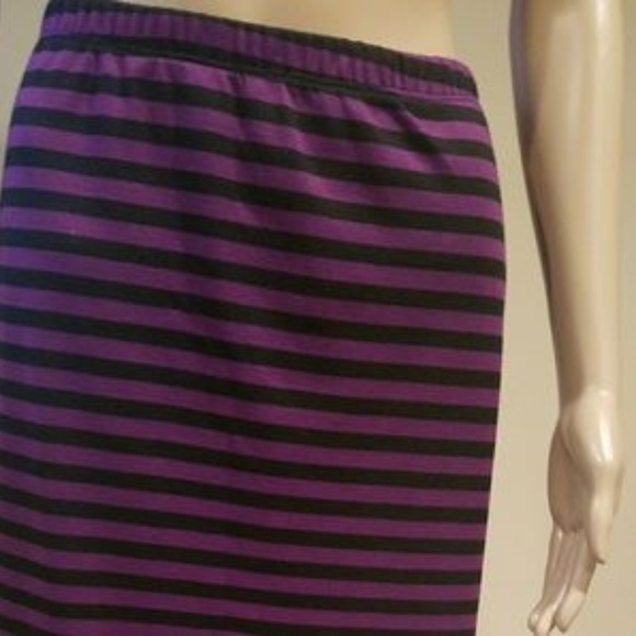 XTRA Reduction -Save 2 Skirts for the Price of one - Picture 4 of 4